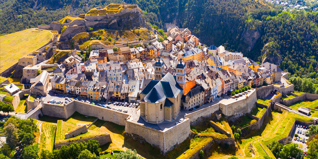 Chalets-Hosszu_Posts_Citadelle-Briancon (1).jpg